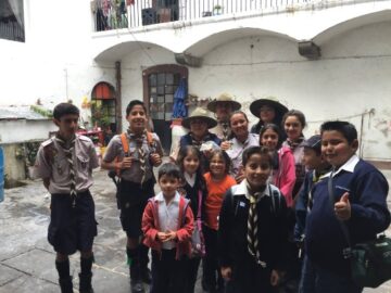 Imágenes para rendir homenaje a persona finada, estas pueden variar en su contenido.
