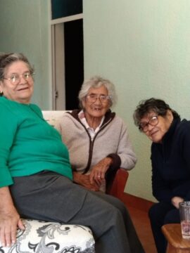 Imágenes para rendir homenaje a persona finada, estas pueden variar en su contenido.