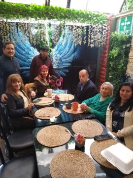 Imágenes para rendir homenaje a persona finada, estas pueden variar en su contenido.