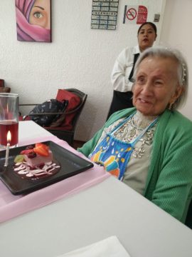 Imágenes para rendir homenaje a persona finada, estas pueden variar en su contenido.