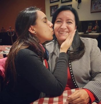 Imágenes para rendir homenaje a persona finada, estas pueden variar en su contenido.