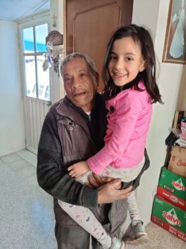 Imágenes para rendir homenaje a persona finada, estas pueden variar en su contenido.