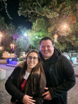 Imágenes para rendir homenaje a persona finada, estas pueden variar en su contenido.