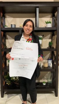 Imágenes para rendir homenaje a persona finada, estas pueden variar en su contenido.