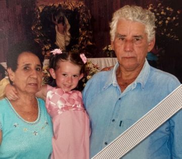 Imágenes para rendir homenaje a persona finada, estas pueden variar en su contenido.