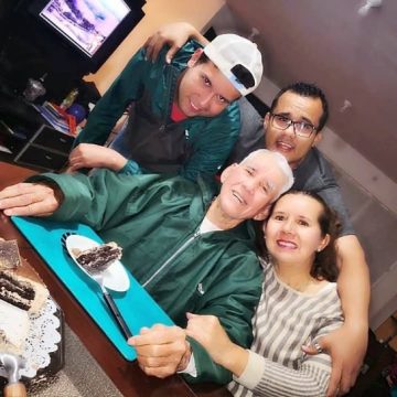 Imágenes para rendir homenaje a persona finada, estas pueden variar en su contenido.