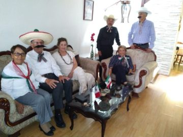 Imágenes para rendir homenaje a persona finada, estas pueden variar en su contenido.