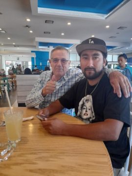 Imágenes para rendir homenaje a persona finada, estas pueden variar en su contenido.