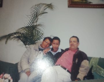 Imágenes para rendir homenaje a persona finada, estas pueden variar en su contenido.