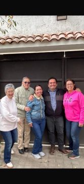 Imágenes para rendir homenaje a persona finada, estas pueden variar en su contenido.