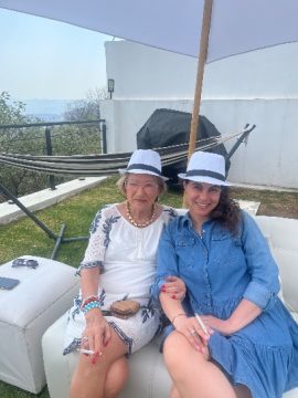 Imágenes para rendir homenaje a persona finada, estas pueden variar en su contenido.
