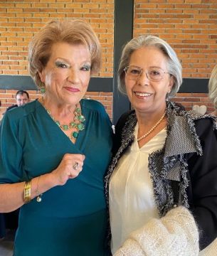 Imágenes para rendir homenaje a persona finada, estas pueden variar en su contenido.