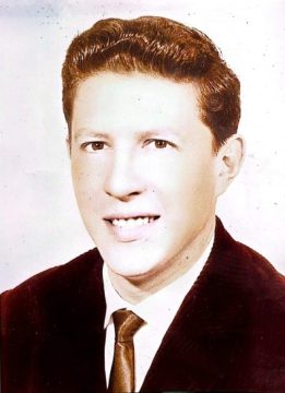 Imágenes para rendir homenaje a persona finada, estas pueden variar en su contenido.