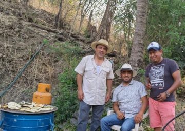 Imágenes para rendir homenaje a persona finada, estas pueden variar en su contenido.