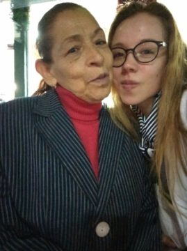 Imágenes para rendir homenaje a persona finada, estas pueden variar en su contenido.