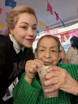 Imágenes para rendir homenaje a persona finada, estas pueden variar en su contenido.