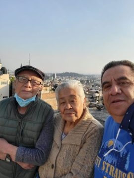 Imágenes para rendir homenaje a persona finada, estas pueden variar en su contenido.