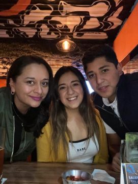 Imágenes para rendir homenaje a persona finada, estas pueden variar en su contenido.
