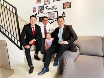 Imágenes para rendir homenaje a persona finada, estas pueden variar en su contenido.