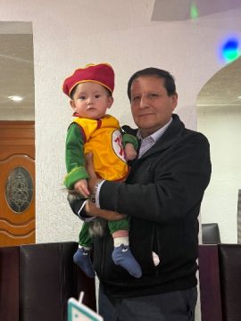 Imágenes para rendir homenaje a persona finada, estas pueden variar en su contenido.