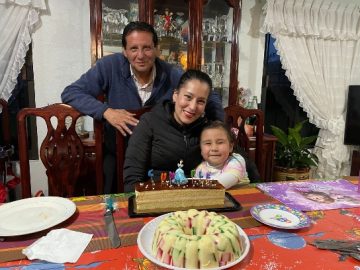 Imágenes para rendir homenaje a persona finada, estas pueden variar en su contenido.