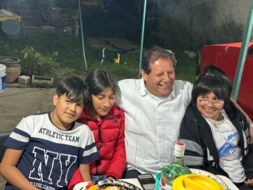 Imágenes para rendir homenaje a persona finada, estas pueden variar en su contenido.