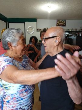 Imágenes para rendir homenaje a persona finada, estas pueden variar en su contenido.