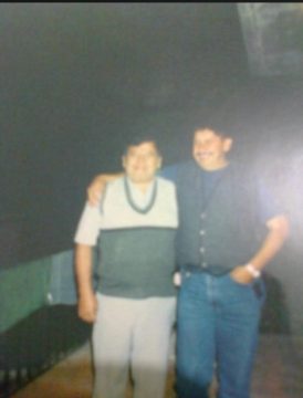 Imágenes para rendir homenaje a persona finada, estas pueden variar en su contenido.
