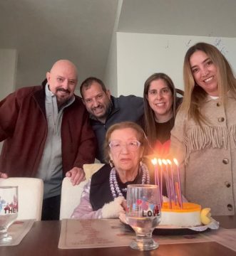 Imágenes para rendir homenaje a persona finada, estas pueden variar en su contenido.