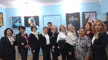 Imágenes para rendir homenaje a persona finada, estas pueden variar en su contenido.