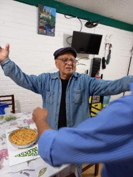 Imágenes para rendir homenaje a persona finada, estas pueden variar en su contenido.