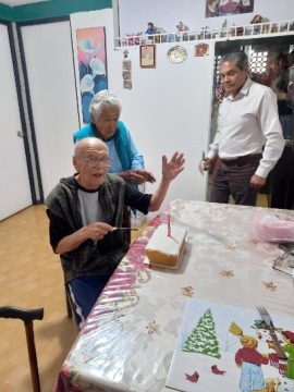 Imágenes para rendir homenaje a persona finada, estas pueden variar en su contenido.