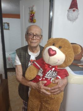 Imágenes para rendir homenaje a persona finada, estas pueden variar en su contenido.