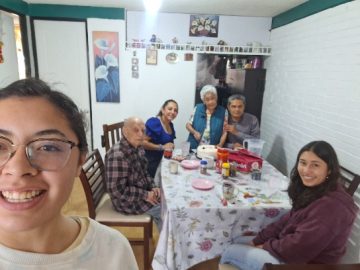 Imágenes para rendir homenaje a persona finada, estas pueden variar en su contenido.