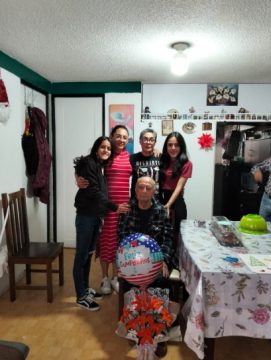 Imágenes para rendir homenaje a persona finada, estas pueden variar en su contenido.