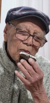 Imágenes para rendir homenaje a persona finada, estas pueden variar en su contenido.