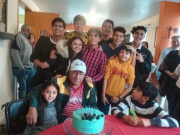 Imágenes para rendir homenaje a persona finada, estas pueden variar en su contenido.