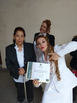 Imágenes para rendir homenaje a persona finada, estas pueden variar en su contenido.