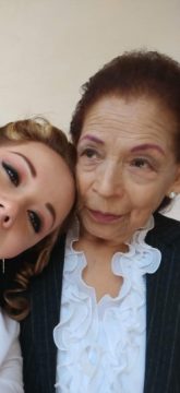 Imágenes para rendir homenaje a persona finada, estas pueden variar en su contenido.