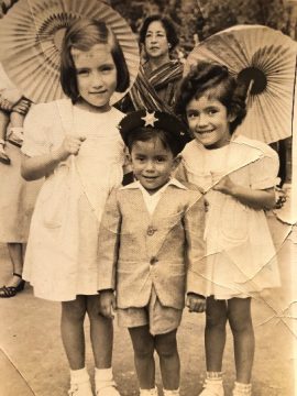 Imágenes para rendir homenaje a persona finada, estas pueden variar en su contenido.