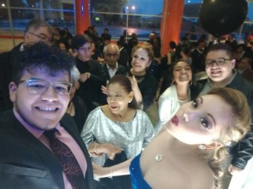 Imágenes para rendir homenaje a persona finada, estas pueden variar en su contenido.