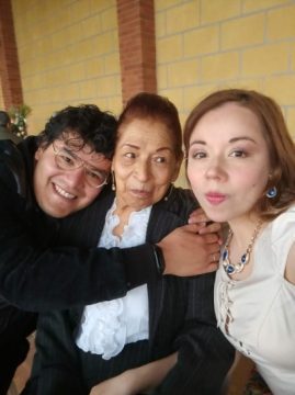Imágenes para rendir homenaje a persona finada, estas pueden variar en su contenido.