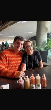 Imágenes para rendir homenaje a persona finada, estas pueden variar en su contenido.