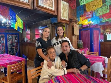 Imágenes para rendir homenaje a persona finada, estas pueden variar en su contenido.