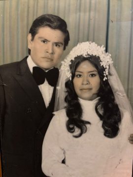Imágenes para rendir homenaje a persona finada, estas pueden variar en su contenido.