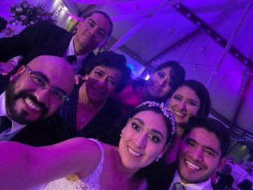Imágenes para rendir homenaje a persona finada, estas pueden variar en su contenido.