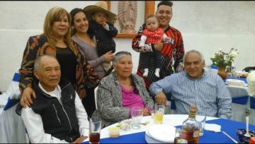 Imágenes para rendir homenaje a persona finada, estas pueden variar en su contenido.