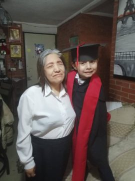 Imágenes para rendir homenaje a persona finada, estas pueden variar en su contenido.