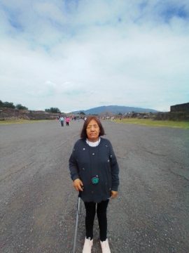 Imágenes para rendir homenaje a persona finada, estas pueden variar en su contenido.