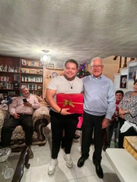Imágenes para rendir homenaje a persona finada, estas pueden variar en su contenido.